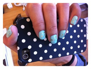 Nami's gorgeous glitter-speckled robin's egg nails