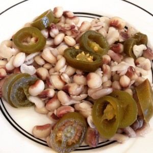 Nothin' keeps me from my annual southern New Year's tradition of blackeyed peas for prosperity. Nothin'. It's my annual good luck charm. Luckily, the@oaksspa were able to accommodate my weird request today for lunch. Yes. I was THAT girl. But, such sweet customer service here!
